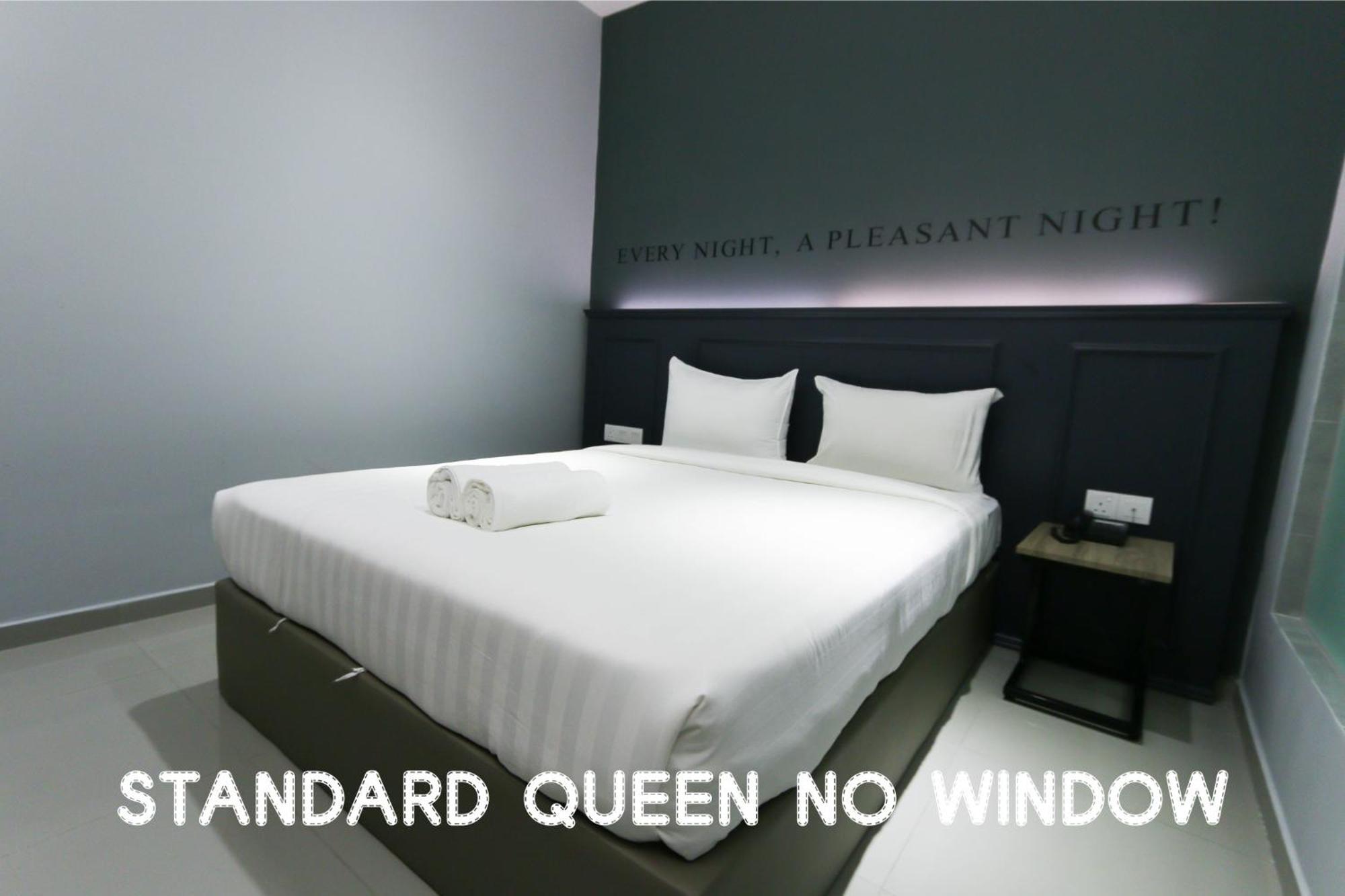 Standard Queen Room